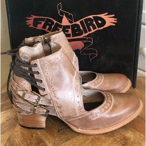 Rare FREEBIRD Desert Boots by Steven Women’s Size 10